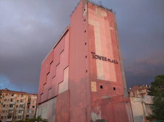 4 Tower Plaza